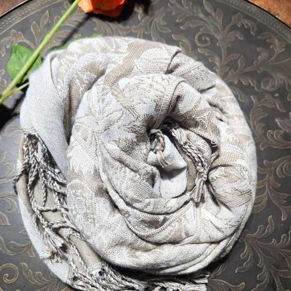 Accessories - ELEGANT Long Shawl Scarf